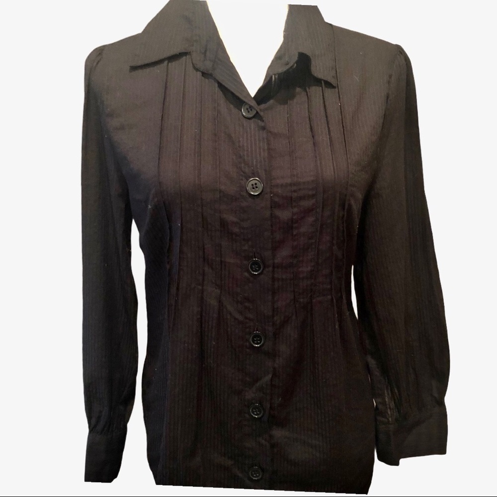 Black Shirt.